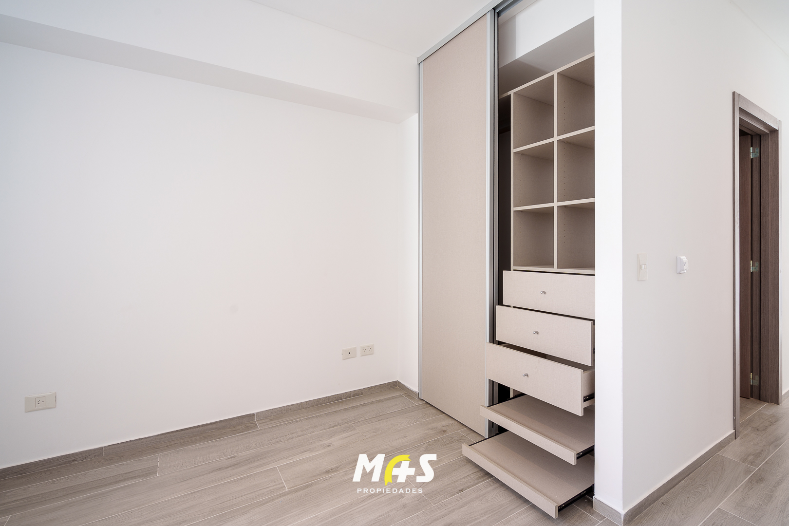 Donato Alvarez 1923 2 C