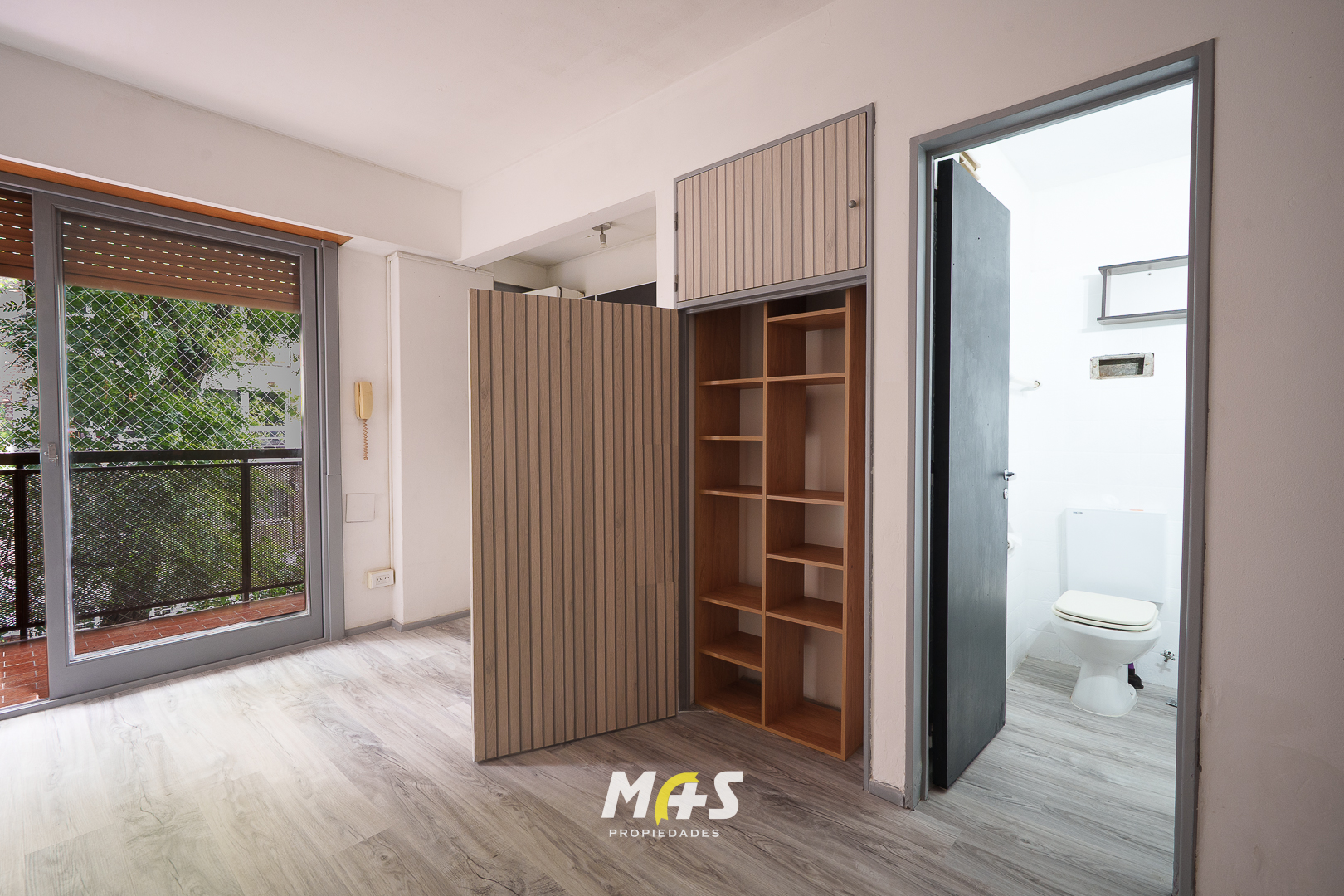 13baño- armario -balconGuatemala 4230